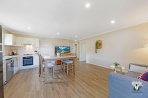 KOZYGURU Arncliffe 3 BED Begonia Cottage With FREE Parking